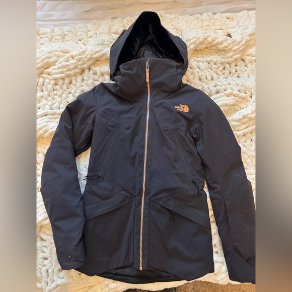 The North Face Women's Black Ski Jacket - Picture 8 of 14